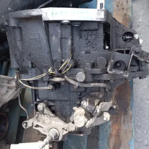 Caja cambios renault megane 1.9 dci ño 2004 8200